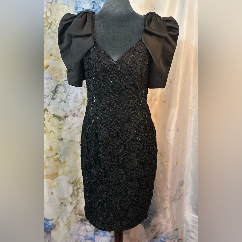 Elegant VTG Black Lace Sequin Dress Union Made satin Bows & Puff sleeves 80’s